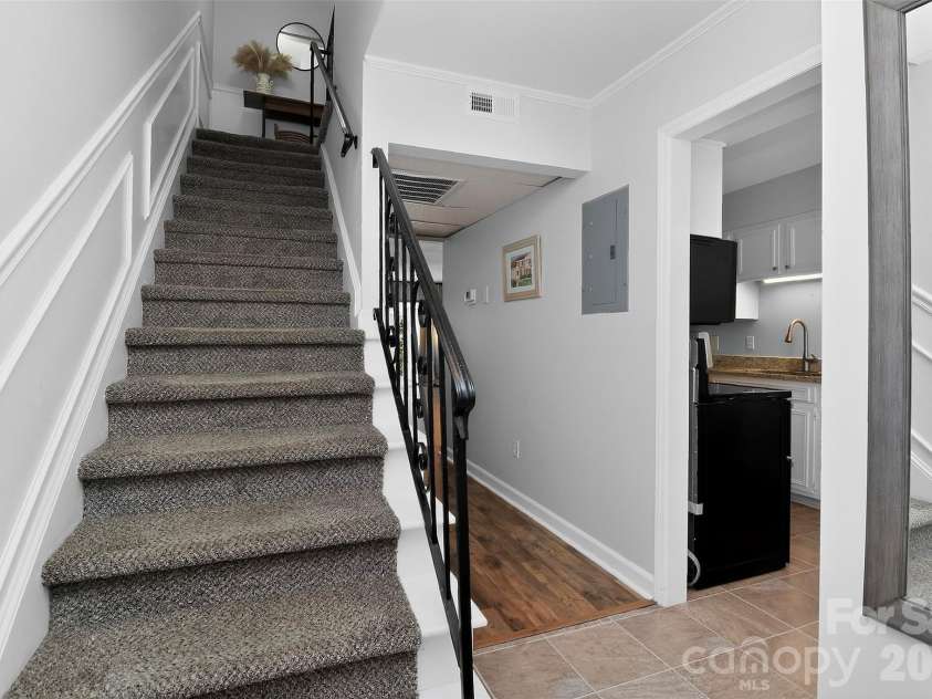 7124 Quail Meadow Lane, Charlotte, NC 28210.  MLS# CAR4360405, YatesRealty ID 8366. 
