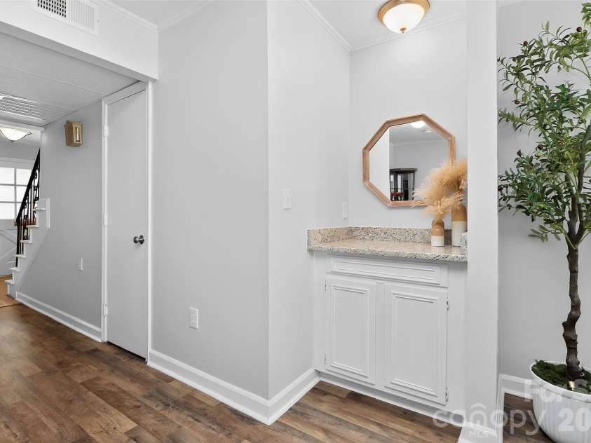 7124 Quail Meadow Lane, Charlotte, NC 28210.  MLS# CAR4360405, YatesRealty ID 8366. 