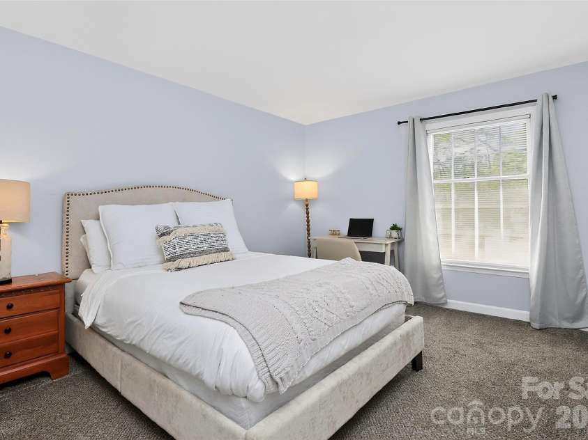 7124 Quail Meadow Lane, Charlotte, NC 28210.  MLS# CAR4360405, YatesRealty ID 8366. 