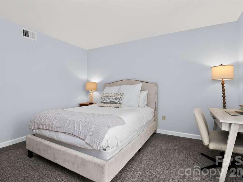 7124 Quail Meadow Lane, Charlotte, NC 28210.  MLS# CAR4360405, YatesRealty ID 8366. 