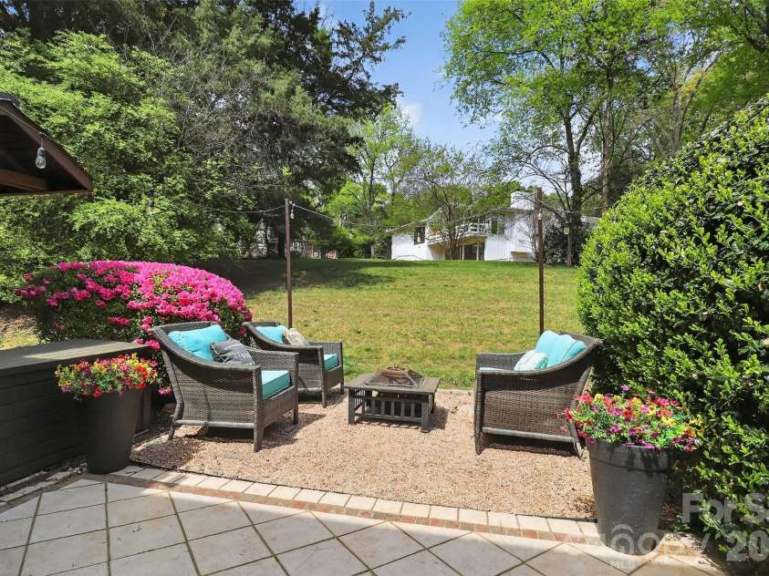 7124 Quail Meadow Lane, Charlotte, NC 28210.  MLS# CAR4360405, YatesRealty ID 8366. 