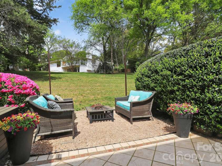 7124 Quail Meadow Lane, Charlotte, NC 28210.  MLS# CAR4360405, YatesRealty ID 8366. 