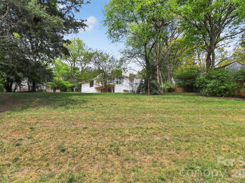 7124 Quail Meadow Lane, Charlotte, NC 28210.  MLS# CAR4360405, YatesRealty ID 8366. 