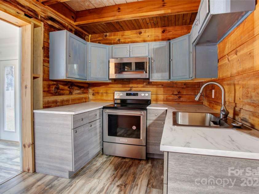 1505 Ridge Avenue, Kannapolis, NC 28083.  MLS# CAR4217290, YatesRealty ID 8369. 