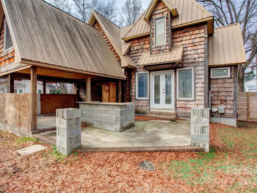 1505 Ridge Avenue, Kannapolis, NC 28083.  MLS# CAR4217290, YatesRealty ID 8369. 