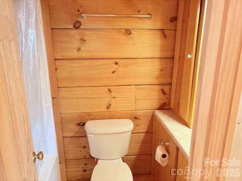 129 Mallard Loop, Waynesville, NC 28785.  MLS# CAR4335027, YatesRealty ID 837. Front bathroom