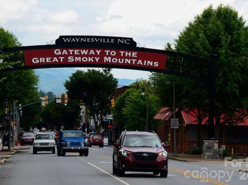 129 Mallard Loop, Waynesville, NC 28785.  MLS# CAR4335027, YatesRealty ID 837. Historic downtown Waynesville is nearby