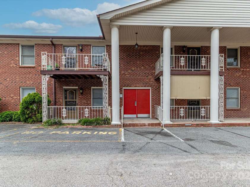 2116 Main Street, Kannapolis, NC 28081.  MLS# CAR4277486, YatesRealty ID 837. 