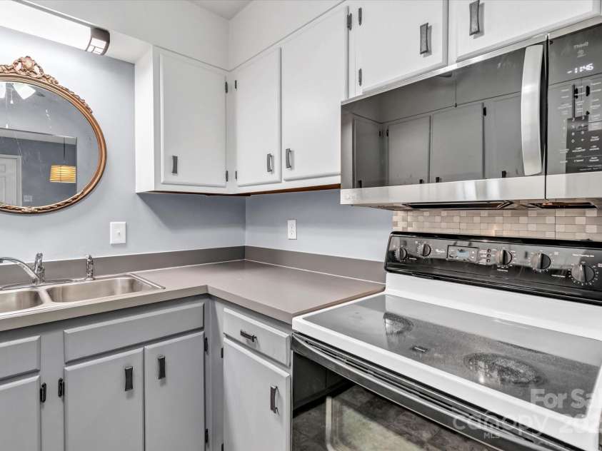 2116 Main Street, Kannapolis, NC 28081.  MLS# CAR4277486, YatesRealty ID 837. 