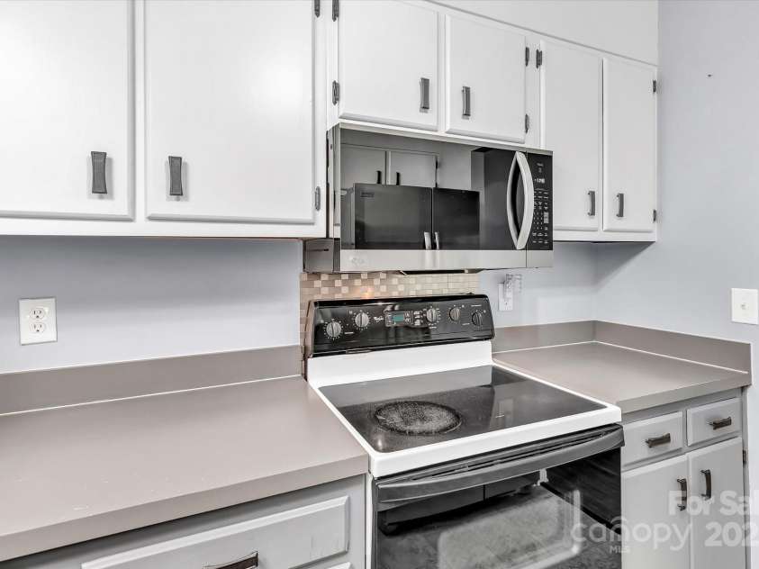 2116 Main Street, Kannapolis, NC 28081.  MLS# CAR4277486, YatesRealty ID 837. 