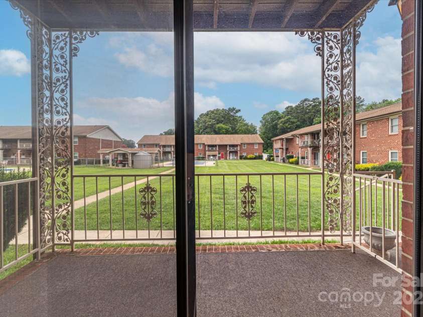 2116 Main Street, Kannapolis, NC 28081.  MLS# CAR4277486, YatesRealty ID 837. 