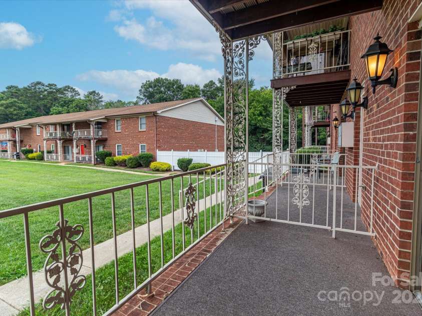 2116 Main Street, Kannapolis, NC 28081.  MLS# CAR4277486, YatesRealty ID 837. 