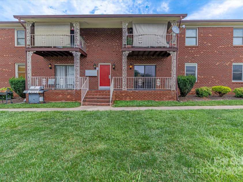 2116 Main Street, Kannapolis, NC 28081.  MLS# CAR4277486, YatesRealty ID 837. 