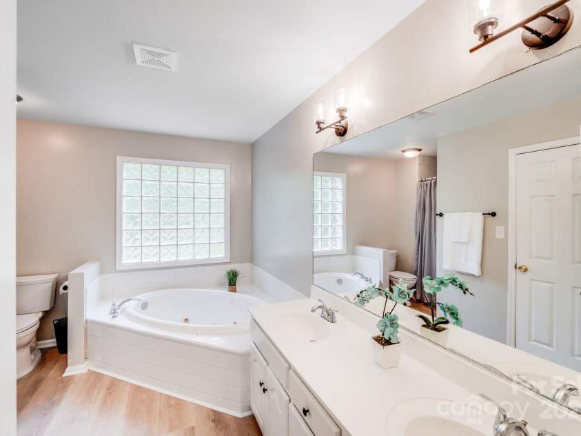 812 Timber Creek Drive, York, SC 29745.  MLS# CAR4248425, YatesRealty ID 8370. 