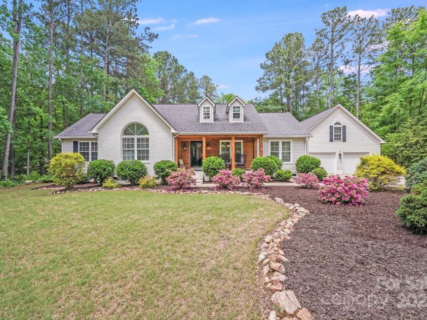 812 Timber Creek Drive, York, SC 29745.  MLS# CAR4248425, YatesRealty ID 8370. 