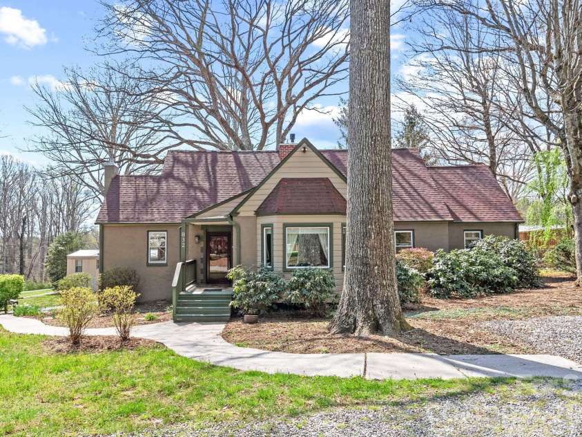 832 Sand Hill Road, Asheville, NC 28806.  MLS# CAR4363244, YatesRealty ID 8370. 