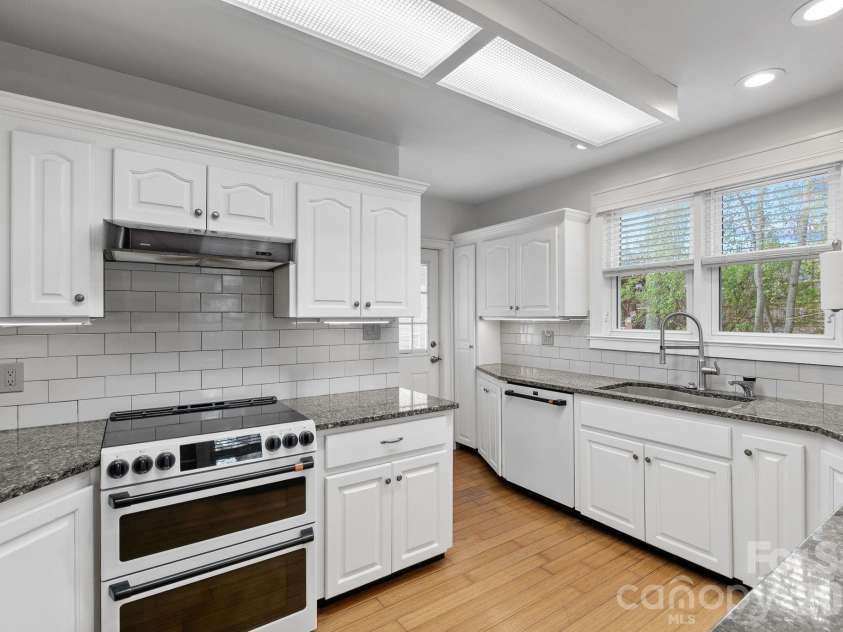 832 Sand Hill Road, Asheville, NC 28806.  MLS# CAR4363244, YatesRealty ID 8370. 