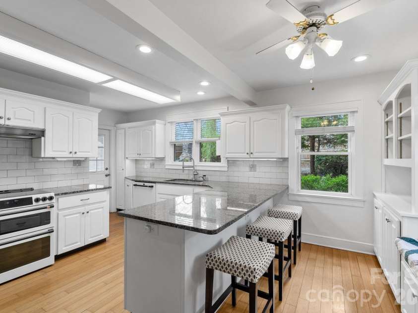 832 Sand Hill Road, Asheville, NC 28806.  MLS# CAR4363244, YatesRealty ID 8370. 
