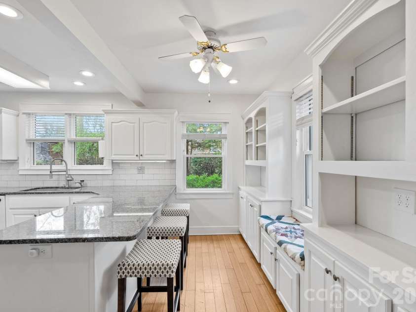 832 Sand Hill Road, Asheville, NC 28806.  MLS# CAR4363244, YatesRealty ID 8370. 