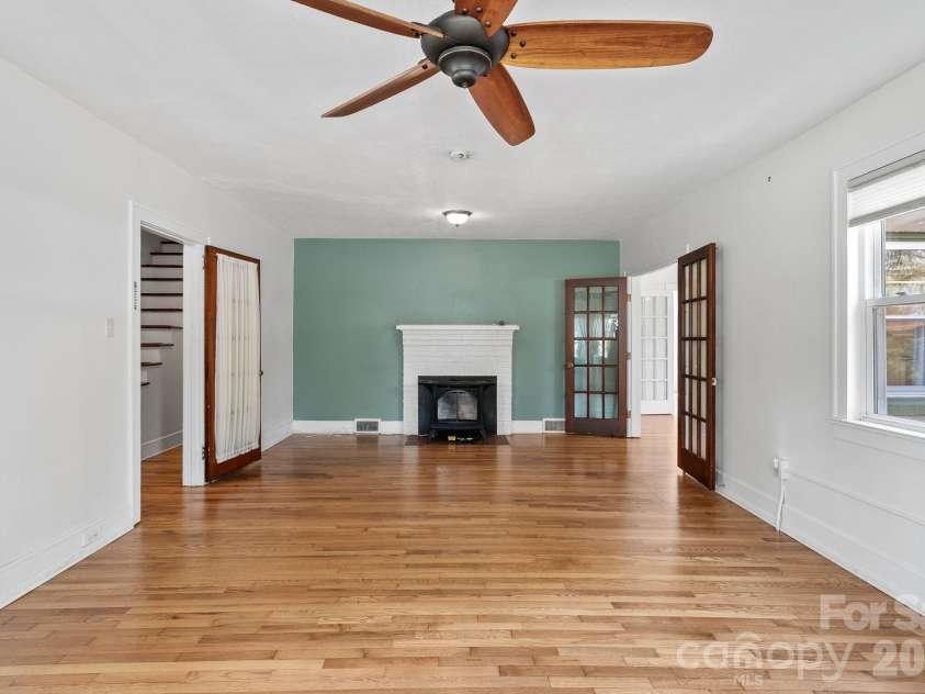 832 Sand Hill Road, Asheville, NC 28806.  MLS# CAR4363244, YatesRealty ID 8370. 