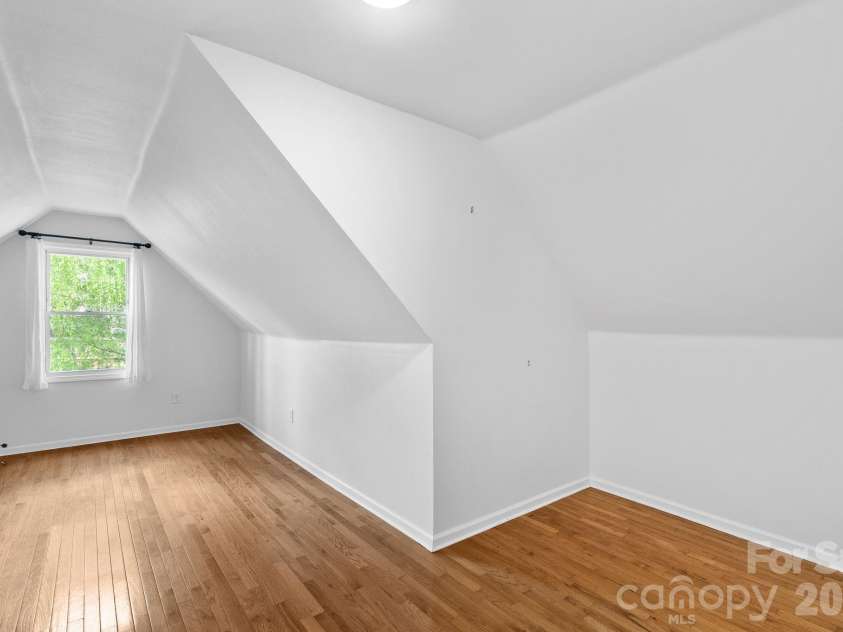 832 Sand Hill Road, Asheville, NC 28806.  MLS# CAR4363244, YatesRealty ID 8370. 
