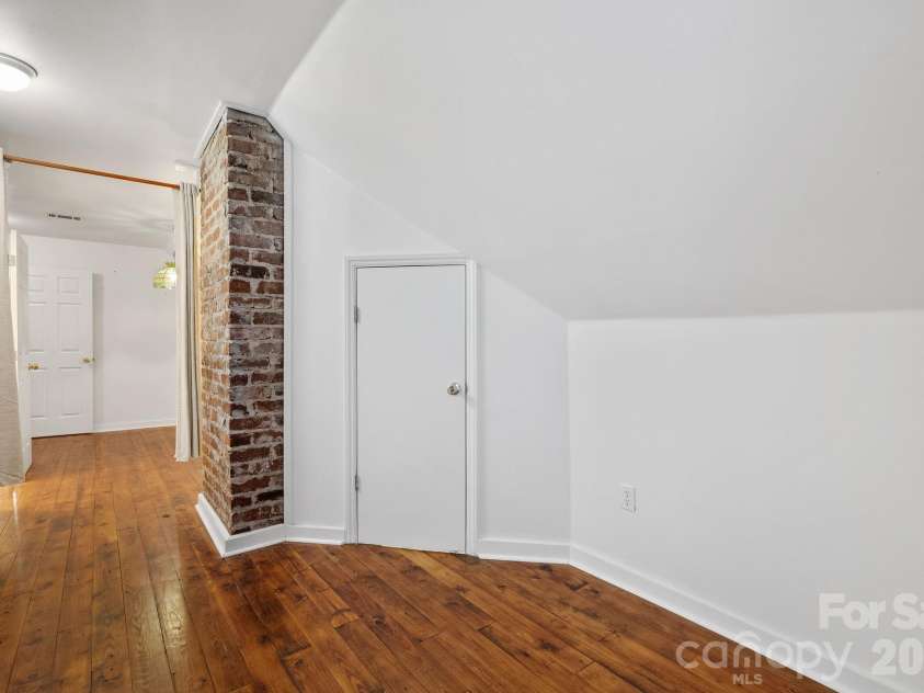832 Sand Hill Road, Asheville, NC 28806.  MLS# CAR4363244, YatesRealty ID 8370. 