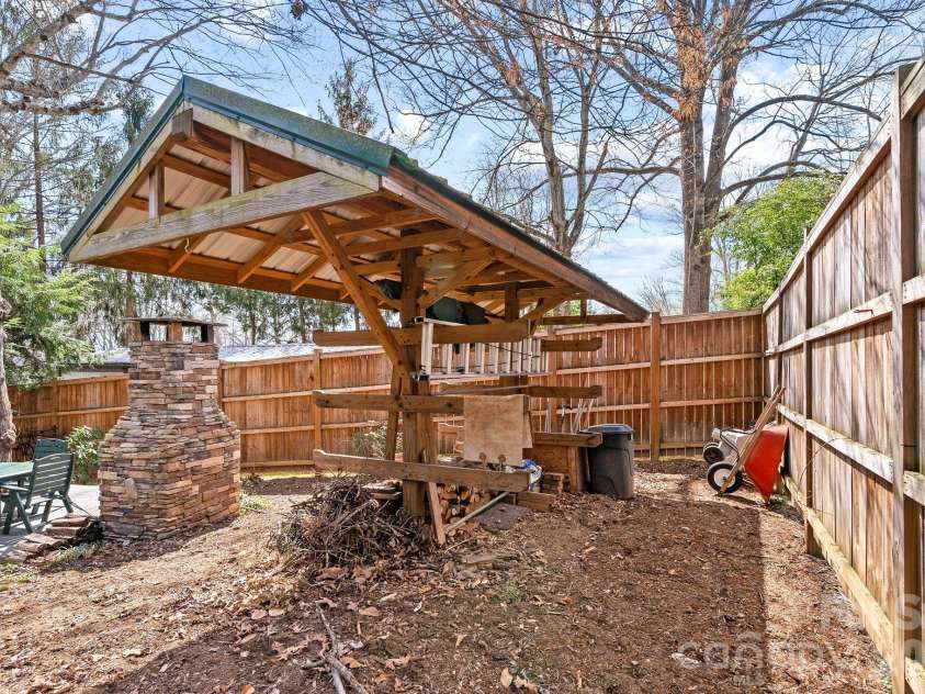 832 Sand Hill Road, Asheville, NC 28806.  MLS# CAR4363244, YatesRealty ID 8370. 