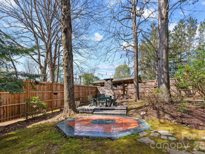 832 Sand Hill Road, Asheville, NC 28806.  MLS# CAR4363244, YatesRealty ID 8370. 
