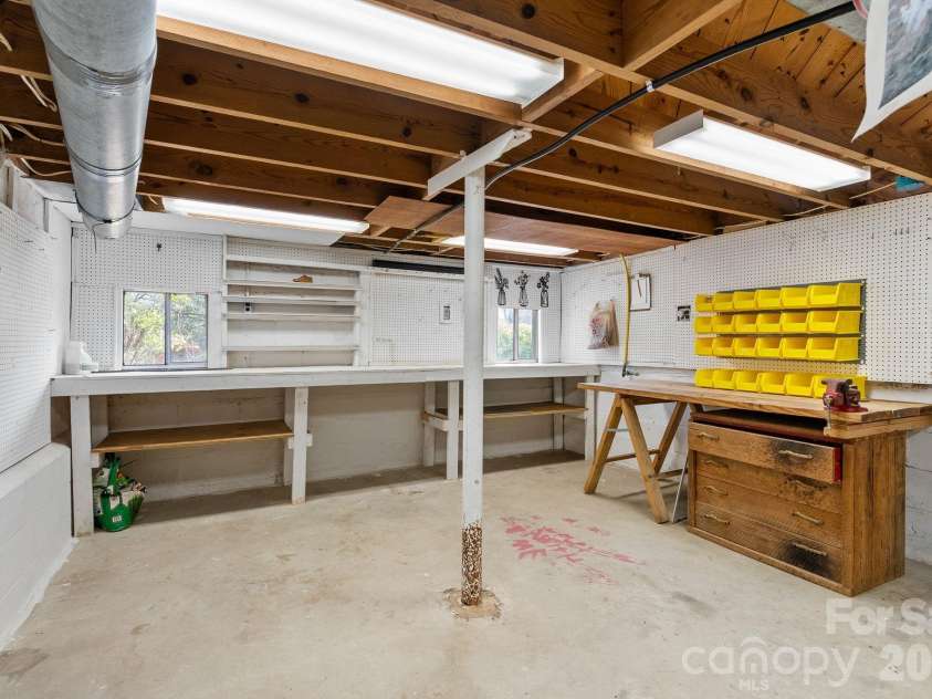 832 Sand Hill Road, Asheville, NC 28806.  MLS# CAR4363244, YatesRealty ID 8370. 