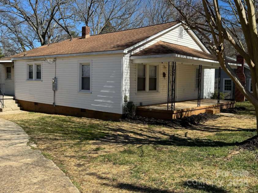 216 Shannonhouse Street, Shelby, NC 28152.  MLS# CAR4231257, YatesRealty ID 8371. 
