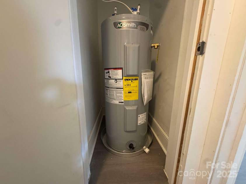 216 Shannonhouse Street, Shelby, NC 28152.  MLS# CAR4231257, YatesRealty ID 8371. 