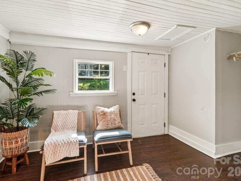 911 Elm Street, Kannapolis, NC 28081.  MLS# CAR4365416, YatesRealty ID 8371. 