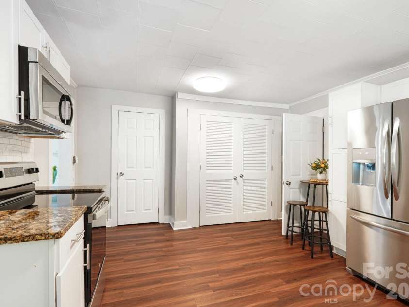 911 Elm Street, Kannapolis, NC 28081.  MLS# CAR4365416, YatesRealty ID 8371. 