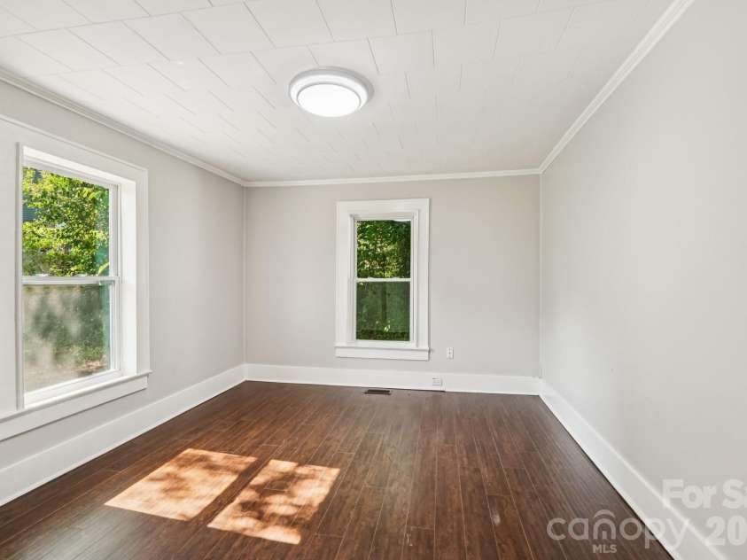 911 Elm Street, Kannapolis, NC 28081.  MLS# CAR4365416, YatesRealty ID 8371. 