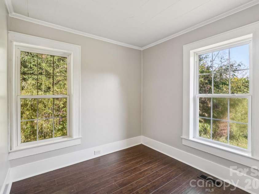 911 Elm Street, Kannapolis, NC 28081.  MLS# CAR4365416, YatesRealty ID 8371. 