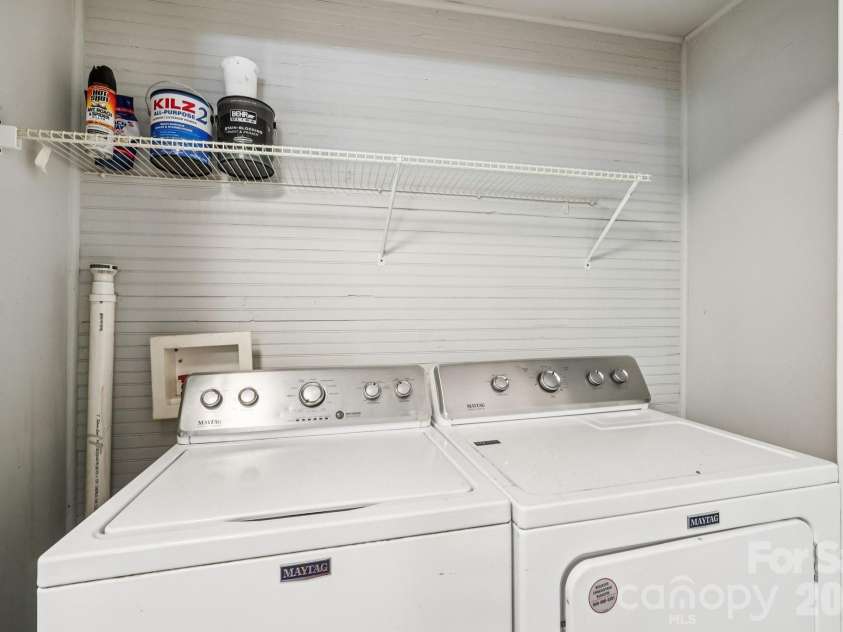 911 Elm Street, Kannapolis, NC 28081.  MLS# CAR4365416, YatesRealty ID 8371. 