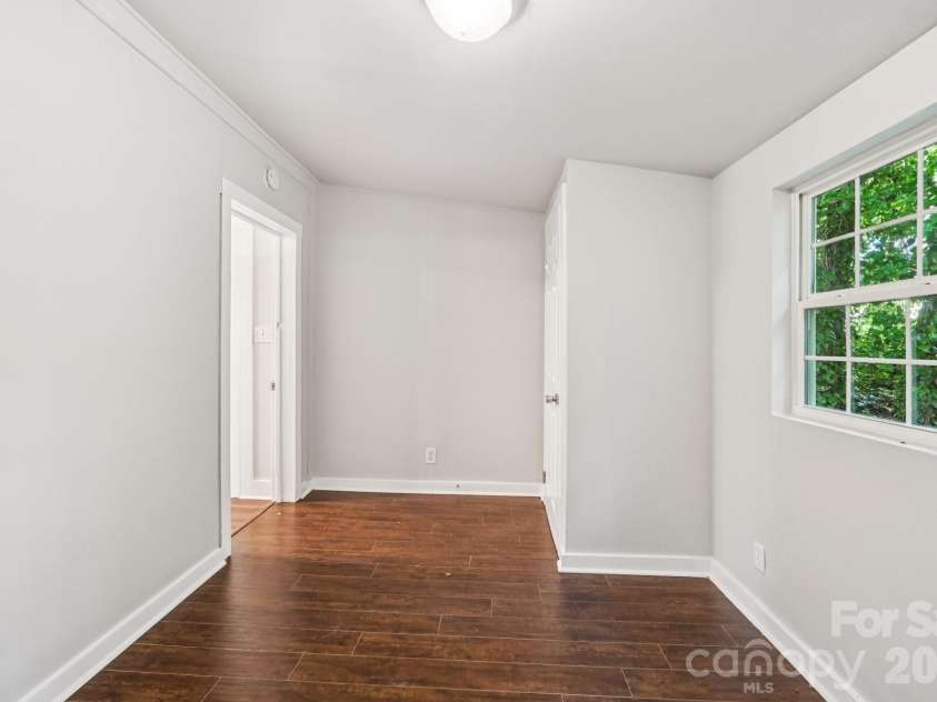911 Elm Street, Kannapolis, NC 28081.  MLS# CAR4365416, YatesRealty ID 8371. 