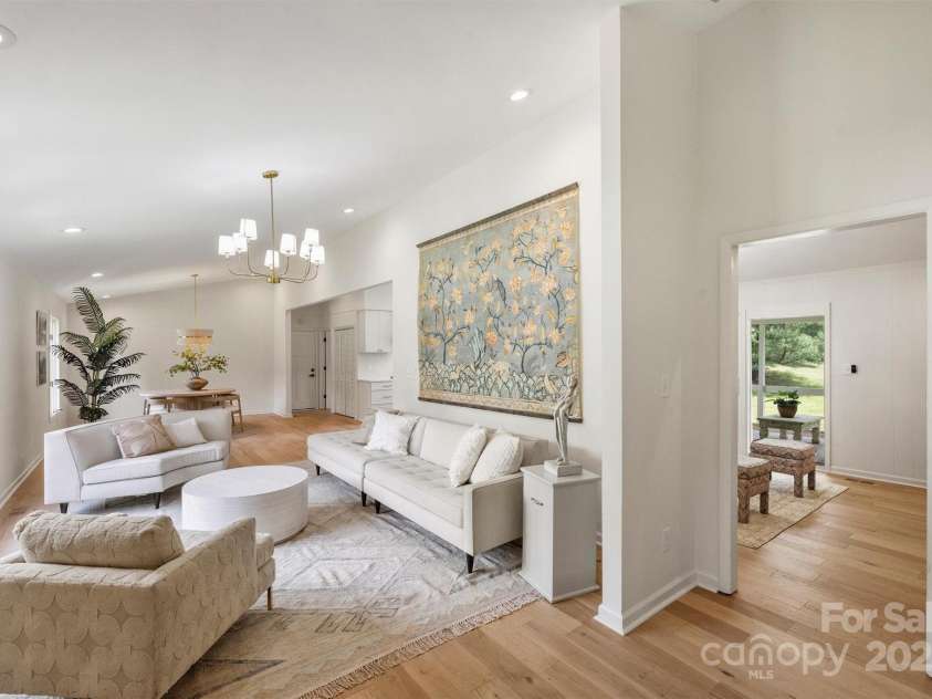 8501 Raintree Lane, Charlotte, NC 28277.  MLS# CAR4250339, YatesRealty ID 8372. 