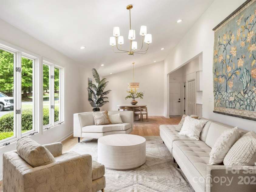 8501 Raintree Lane, Charlotte, NC 28277.  MLS# CAR4250339, YatesRealty ID 8372. 