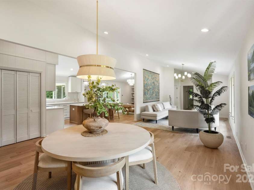 8501 Raintree Lane, Charlotte, NC 28277.  MLS# CAR4250339, YatesRealty ID 8372. 