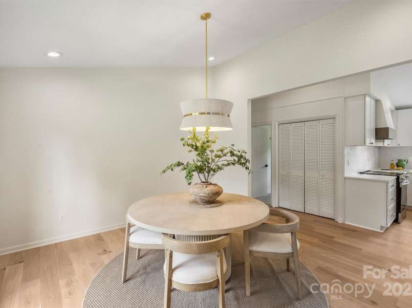 8501 Raintree Lane, Charlotte, NC 28277.  MLS# CAR4250339, YatesRealty ID 8372. 