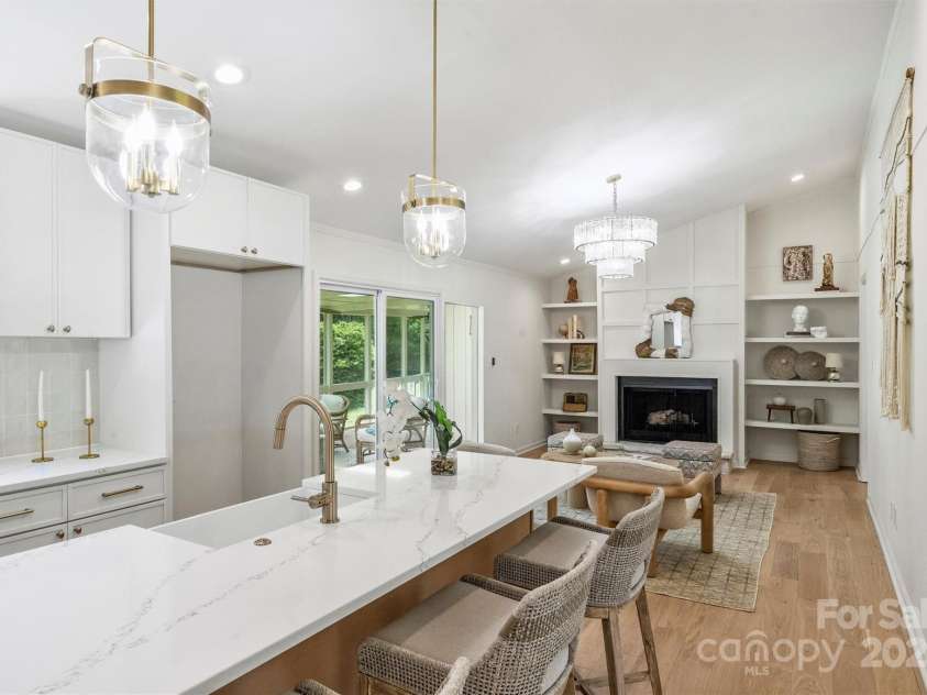8501 Raintree Lane, Charlotte, NC 28277.  MLS# CAR4250339, YatesRealty ID 8372. 