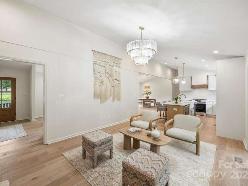 8501 Raintree Lane, Charlotte, NC 28277.  MLS# CAR4250339, YatesRealty ID 8372. 