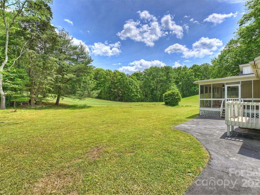 8501 Raintree Lane, Charlotte, NC 28277.  MLS# CAR4250339, YatesRealty ID 8372. 