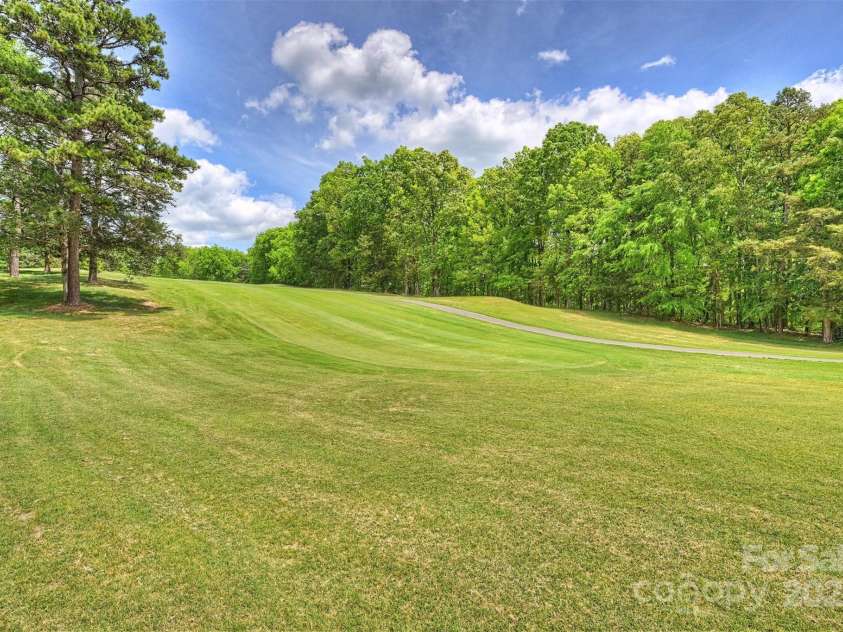 8501 Raintree Lane, Charlotte, NC 28277.  MLS# CAR4250339, YatesRealty ID 8372. 
