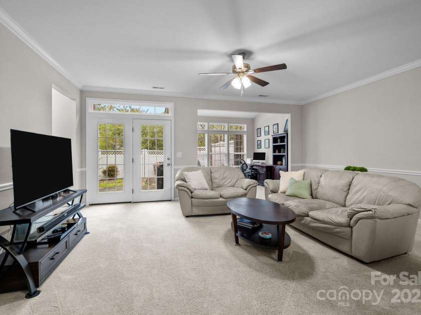 5216 Berkeley View Circle, Charlotte, NC 28277.  MLS# CAR4243138, YatesRealty ID 8374. 