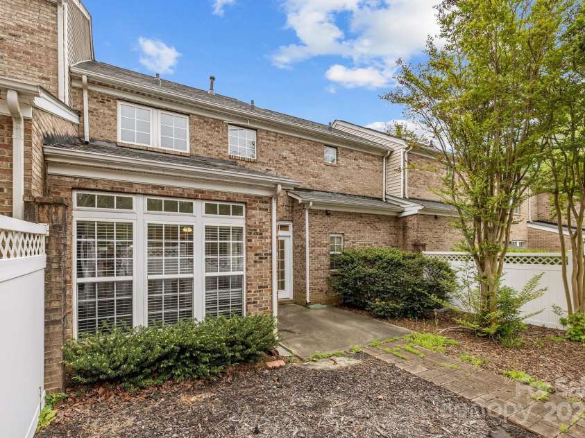 5216 Berkeley View Circle, Charlotte, NC 28277.  MLS# CAR4243138, YatesRealty ID 8374. 