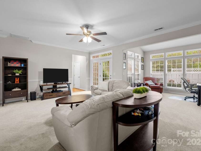 5216 Berkeley View Circle, Charlotte, NC 28277.  MLS# CAR4243138, YatesRealty ID 8374. 