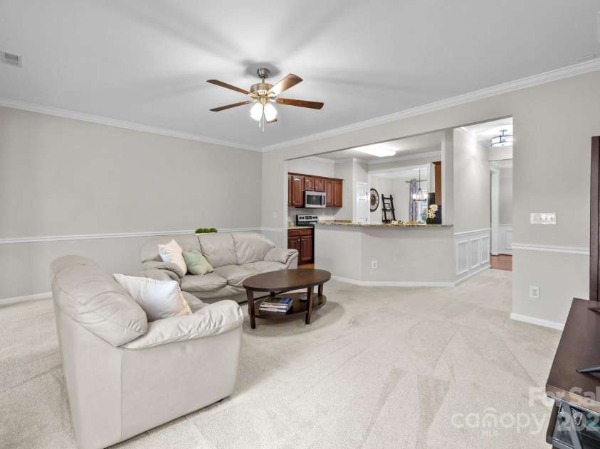 5216 Berkeley View Circle, Charlotte, NC 28277.  MLS# CAR4243138, YatesRealty ID 8374. 