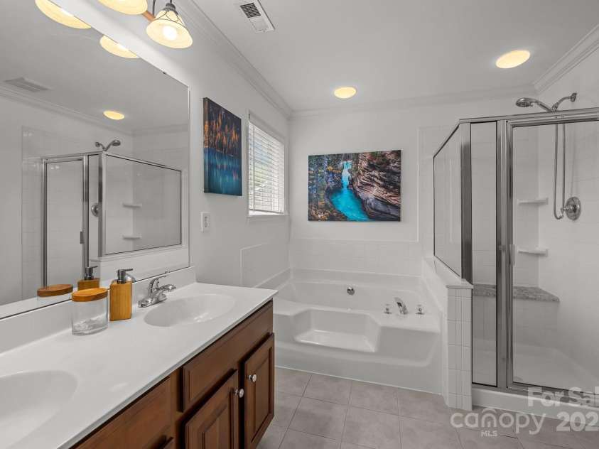 5216 Berkeley View Circle, Charlotte, NC 28277.  MLS# CAR4243138, YatesRealty ID 8374. 